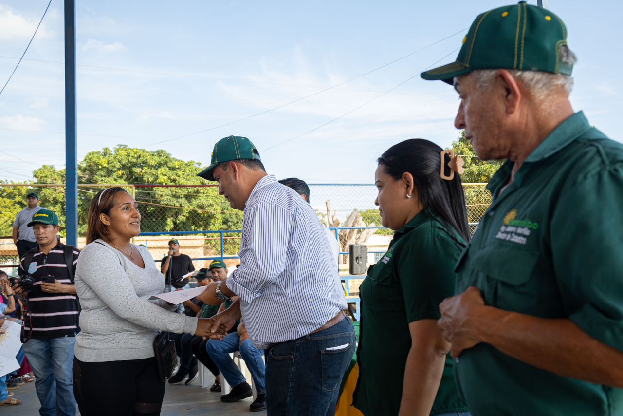 485-familias-beneficiada-con-ultima-entrega-de-nomenclaturas-2024-2
